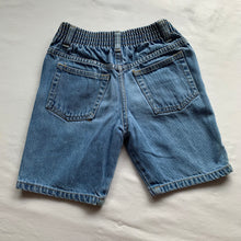 Load image into Gallery viewer, Vintage 90s Jean Shorts kids 6/8
