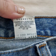 Load image into Gallery viewer, Vintage levis 550 fit jeans kids 14 26 inch waist
