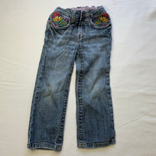 Load image into Gallery viewer, Vintage Y2k Floral Embroidered Jeans 3t
