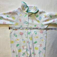Load image into Gallery viewer, Vintage Baby Pattern Footed PJs 3-6 months
