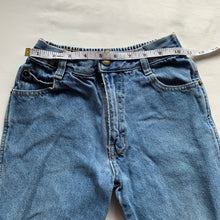 Load image into Gallery viewer, Vintage 90s Jean Shorts kids 6/8
