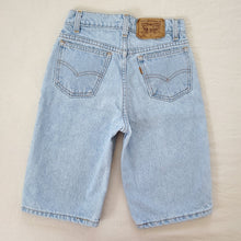 Load image into Gallery viewer, Vintage Levi&#39;s 550 fit jean shorts orange tab 24 inch waist
