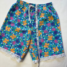Load image into Gallery viewer, Vintage Tulips + Bows Shorts kids 6/7
