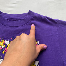 Load image into Gallery viewer, Vintage Dancing Bees Tee kids 8/9
