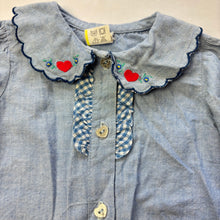 Load image into Gallery viewer, Vintage Girly Heart Buttondown 3-6 months
