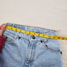 Load image into Gallery viewer, Vintage Levi&#39;s 550 fit jean shorts orange tab 24 inch waist
