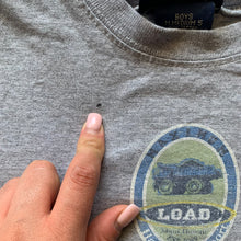 Load image into Gallery viewer, Vintage Truck Load Gray Tee 5t
