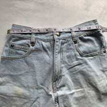 Load image into Gallery viewer, Vintage Light Wash Jean Shorts kids 8
