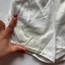 Load image into Gallery viewer, Vintage Saks Fifth Ave White Shorts 3t
