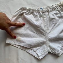 Load image into Gallery viewer, Vintage White Shorts 5t/6
