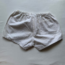 Load image into Gallery viewer, Vintage White Shorts 5t/6
