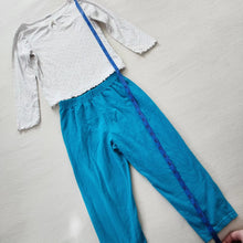 Load image into Gallery viewer, Y2k Matching Shirt/Pants Set 5t
