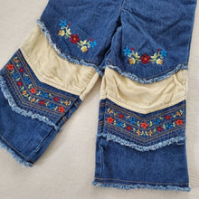 Load image into Gallery viewer, Y2k Flared Boho Floral Jeans 2t
