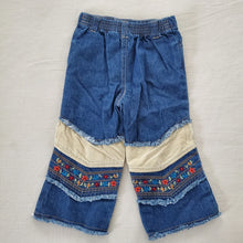 Load image into Gallery viewer, Y2k Flared Boho Floral Jeans 2t
