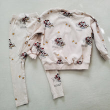 Load image into Gallery viewer, ZARA Disney Mickey/Minnie Christmas Matching Set 5t/6
