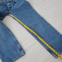 Load image into Gallery viewer, Vintage levis 550 fit jeans kids 14 26 inch waist
