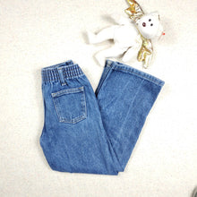 Load image into Gallery viewer, Vintage Dark Wash Jeans kids 6
