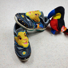 Load image into Gallery viewer, Vintage Lion King Shoes toddler 12
