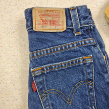 Load image into Gallery viewer, Vintage Levis Jeans kids 6 SLIM
