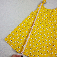 Load image into Gallery viewer, Handmade Bee Dress 4t
