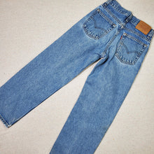 Load image into Gallery viewer, Vintage Levi&#39;s 550 Fit Jeans kids 12
