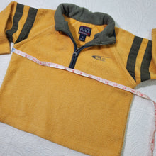 Load image into Gallery viewer, Older Honey Mustard Fleece Pullover 3t
