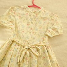 Load image into Gallery viewer, Vintage Laura Ashley Floral Pale Yellow Dress 4t
