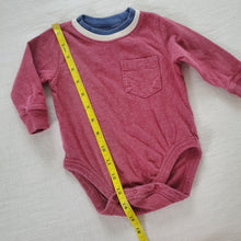 Load image into Gallery viewer, Vintage Old Navy Pocket Onesie 3-6 months
