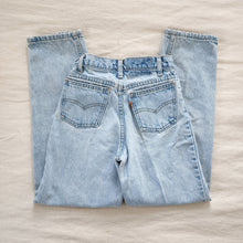 Load image into Gallery viewer, Vintage Levi&#39;s Light Wash Orange Tab Jeans kids 12 SLIM

