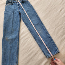 Load image into Gallery viewer, Vintage Levi&#39;s 550 Fit Jeans Orange Tab kids 12 SLIM
