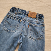 Load image into Gallery viewer, Vintage Levi&#39;s 566 Fit Jeans Orange Tab kids 7 *flaw
