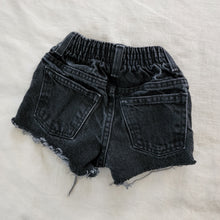 Load image into Gallery viewer, Vintage Black Cutoff Jean Shorts 5t SLIM / 4t

