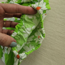 Load image into Gallery viewer, Vintage Green Daisy Bloomers 2t
