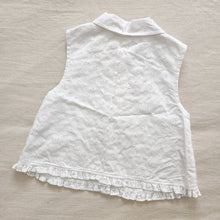 Load image into Gallery viewer, Vintage Eyelet Sleeveless Shirt 5t/6
