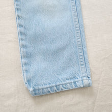 Load image into Gallery viewer, Vintage Wrangler Light Wash Jeans kids 7 SLIM

