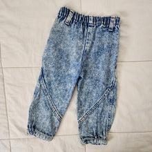 Load image into Gallery viewer, Vintage Levi&#39;s High Waisted Acid Wash Jeans 2t *relaxed elastic
