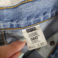 Load image into Gallery viewer, Vintage Levi&#39;s 560 Fit Jeans 42x30&quot;
